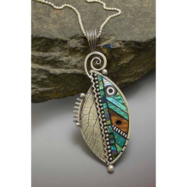 Green Leaf Pendant Necklace