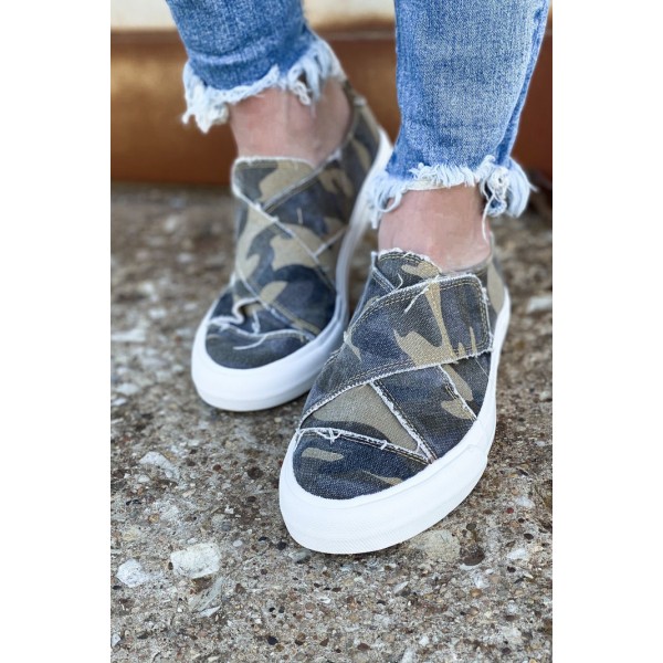 Cross Straps Camo Flat Canvas Sneakers