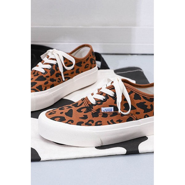 Leopard Lace Up Round Toe Flat Canvas Sneakers