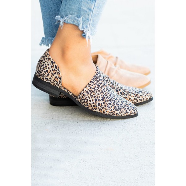 Fashion Pointed Toe Leopard Suede Flats